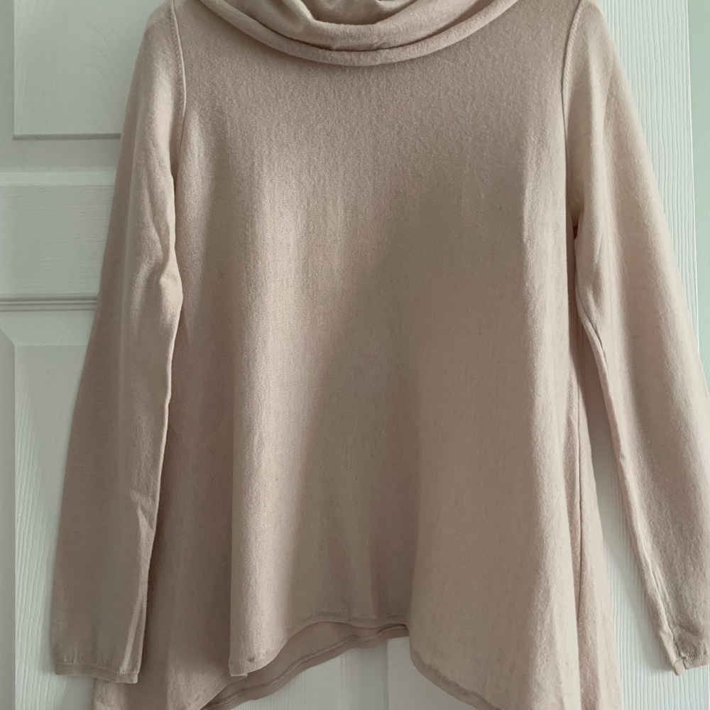 Elegant Cream Women's Sweater-warn